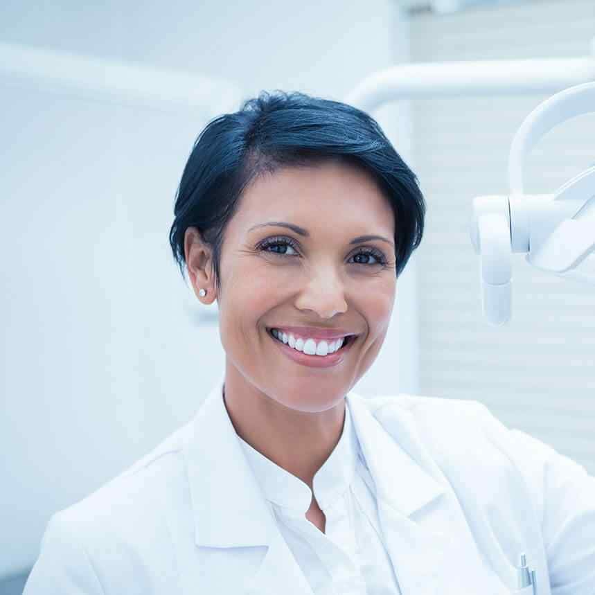 https://www.clinicavilanova.pt/wp-content/uploads/2020/02/doctor-01.jpg